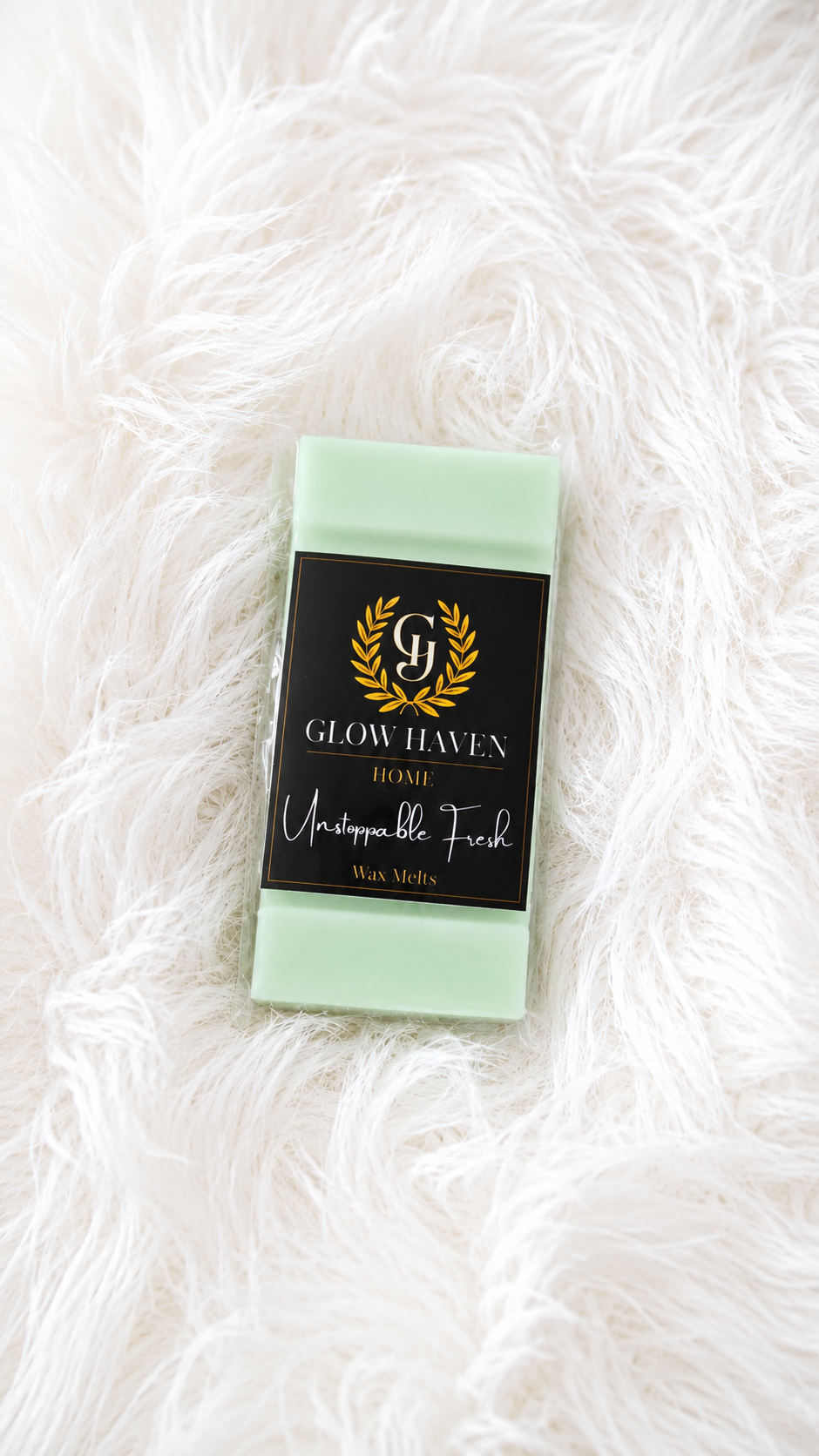 Glow Haven Unstoppable Fresh 35g snap bar wax melt in mint green soy wax on white faux fur